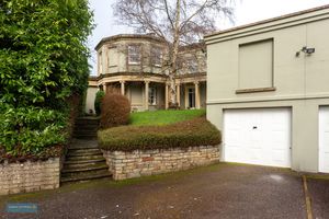 Garage / Parking- click for photo gallery